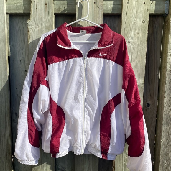 Vintage Nike white and burgundy zipup windbreaker - Picture 2 of 4
